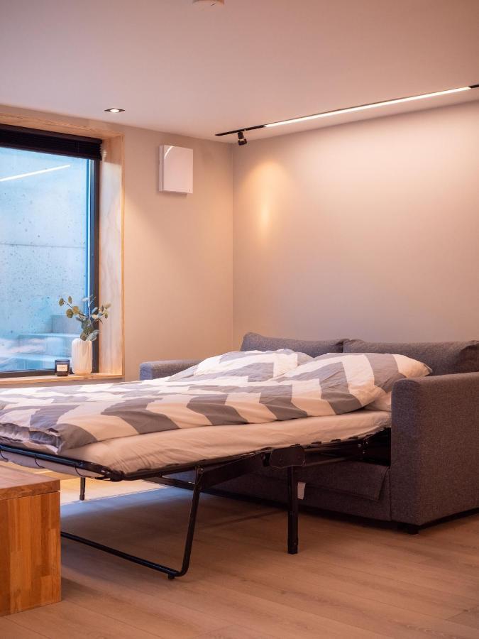 Tastefull And Modern Apartment With Parking Tromsø Kültér fotó